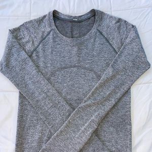 lululemon swiftly tech long sleeve in grey!